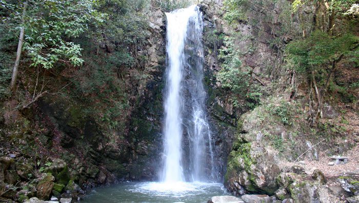 竜吟の滝